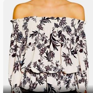 Chelsea 28 off the shoulder floral top Large